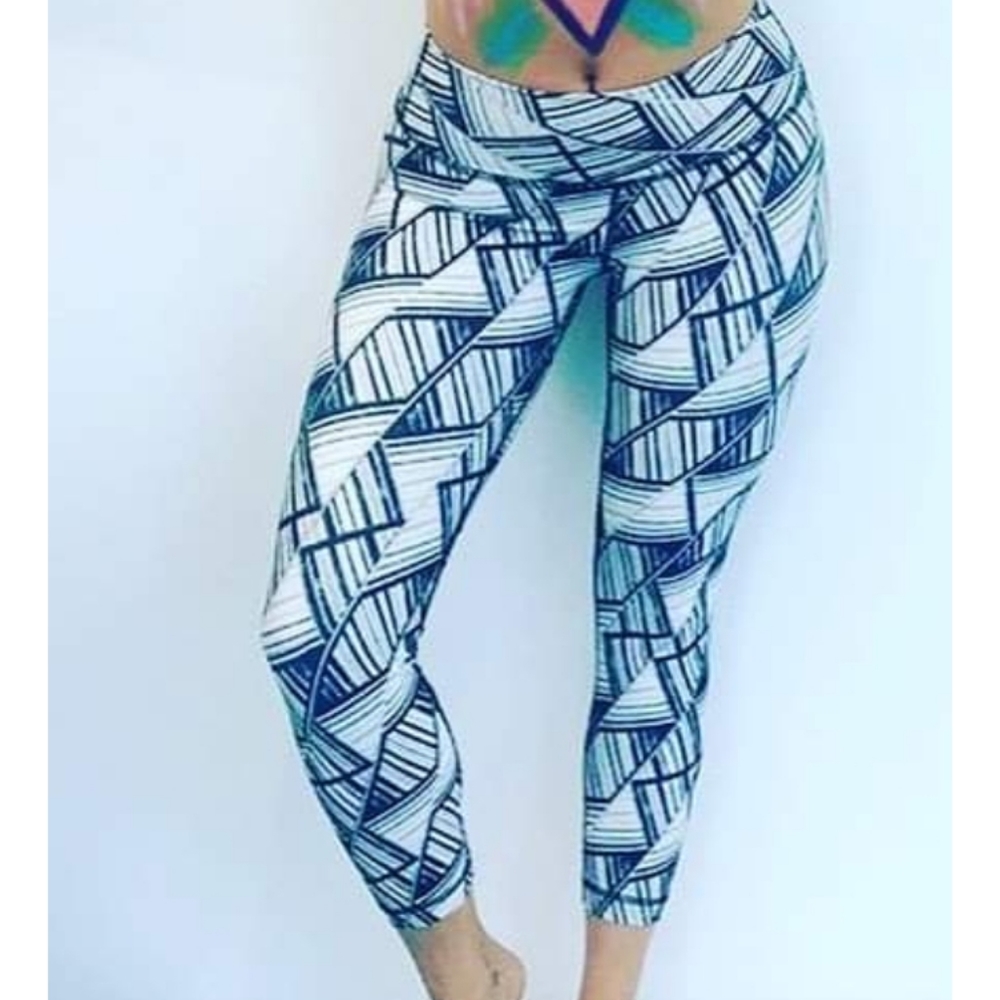 Style Reform Black White Crop Leggings Medium